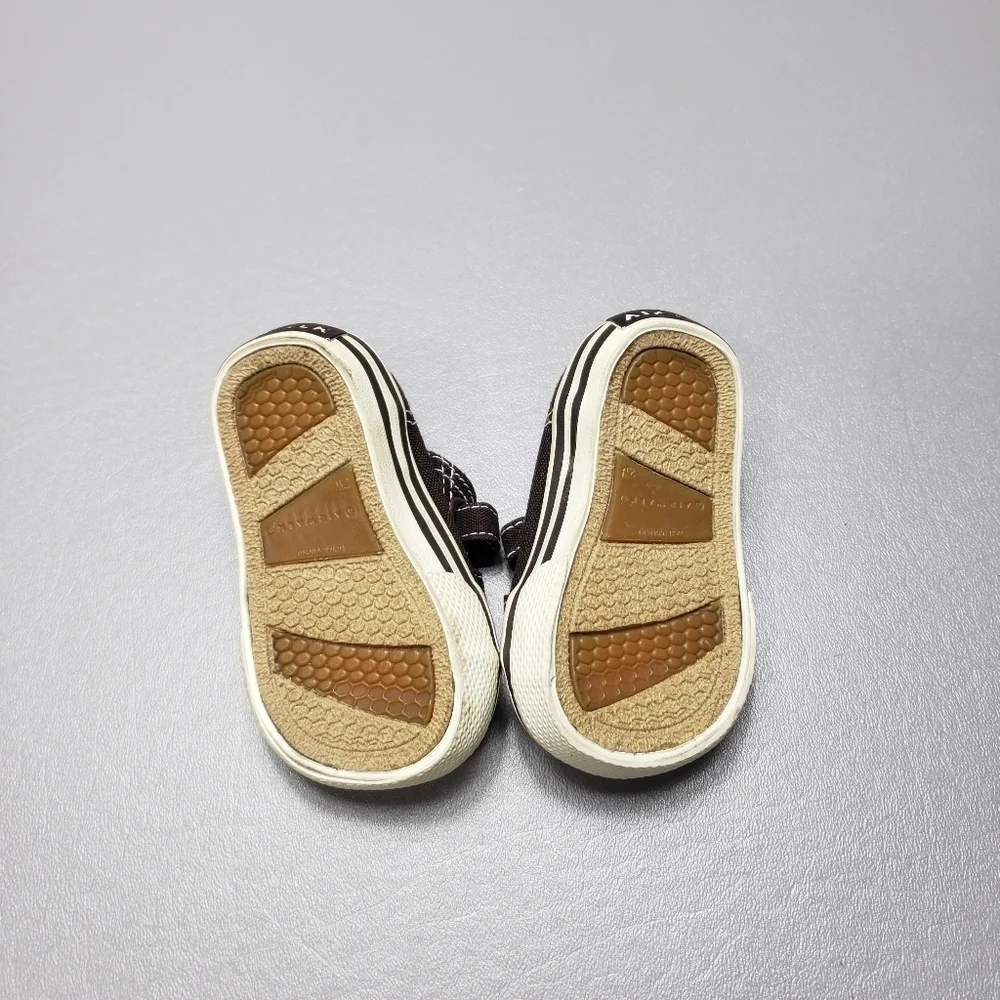 babys airwalk brown shoes size 2W